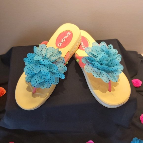 Yellow Flipflops - Picture 2 of 3